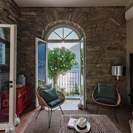 Villa La Solitaria - By Myhomeincomo Blevio
