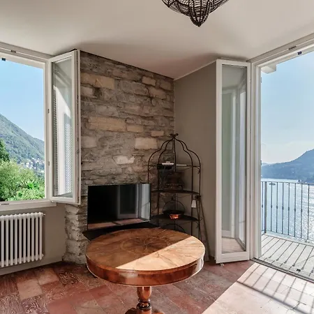 Villa La Solitaria - By Myhomeincomo